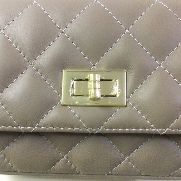 NWT Roberta Rossi Diamond Quilted Leather Crossbody - Picture 7 of 12